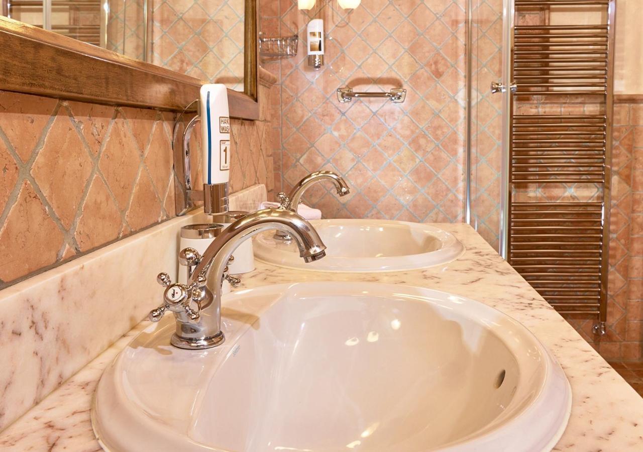 Historik Hotel Gotisches Haus Garni Rothenburg ob der Tauber Kültér fotó